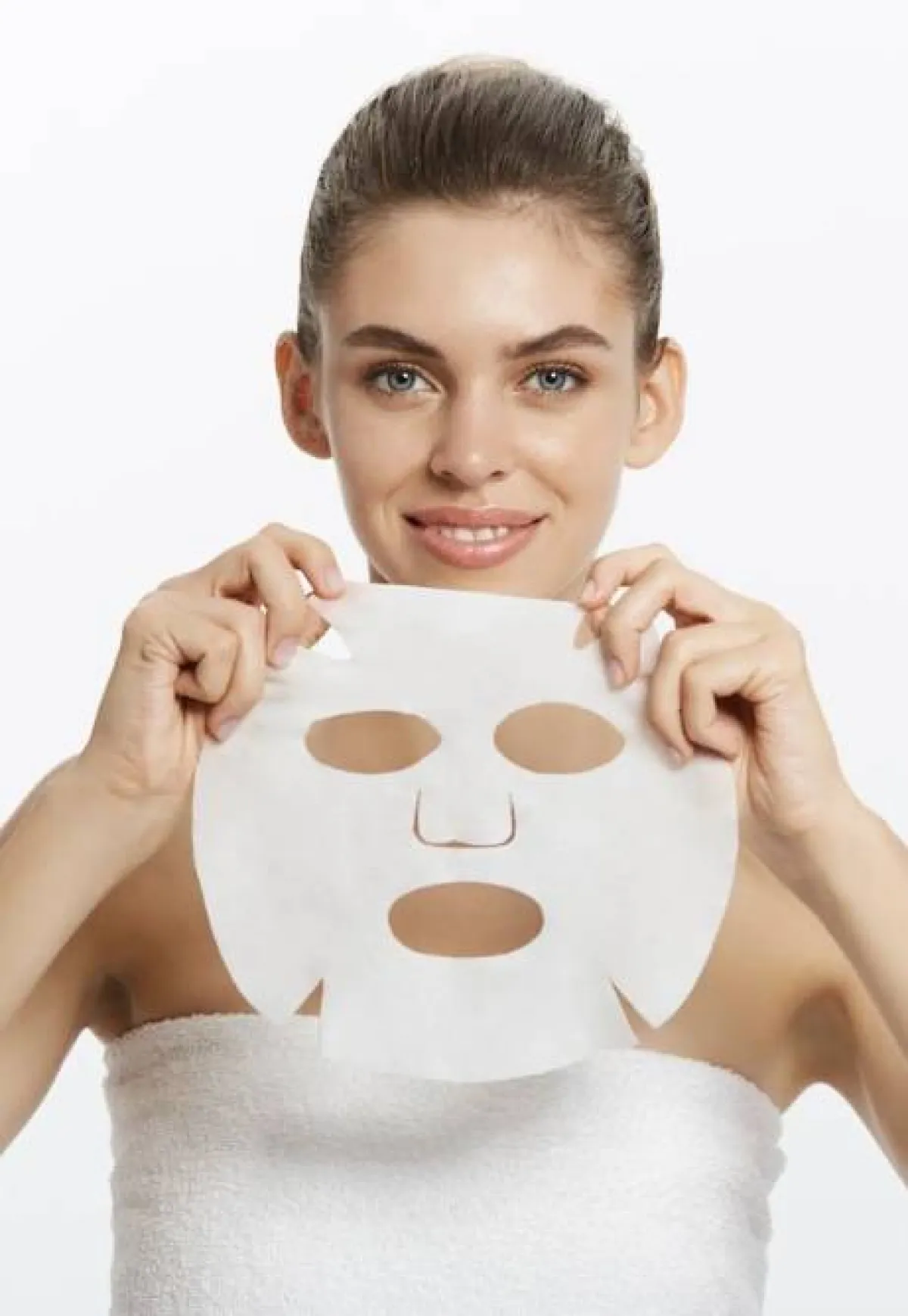 كلام الصورة   كيفية استخدام الماسكات الورقية للوجه