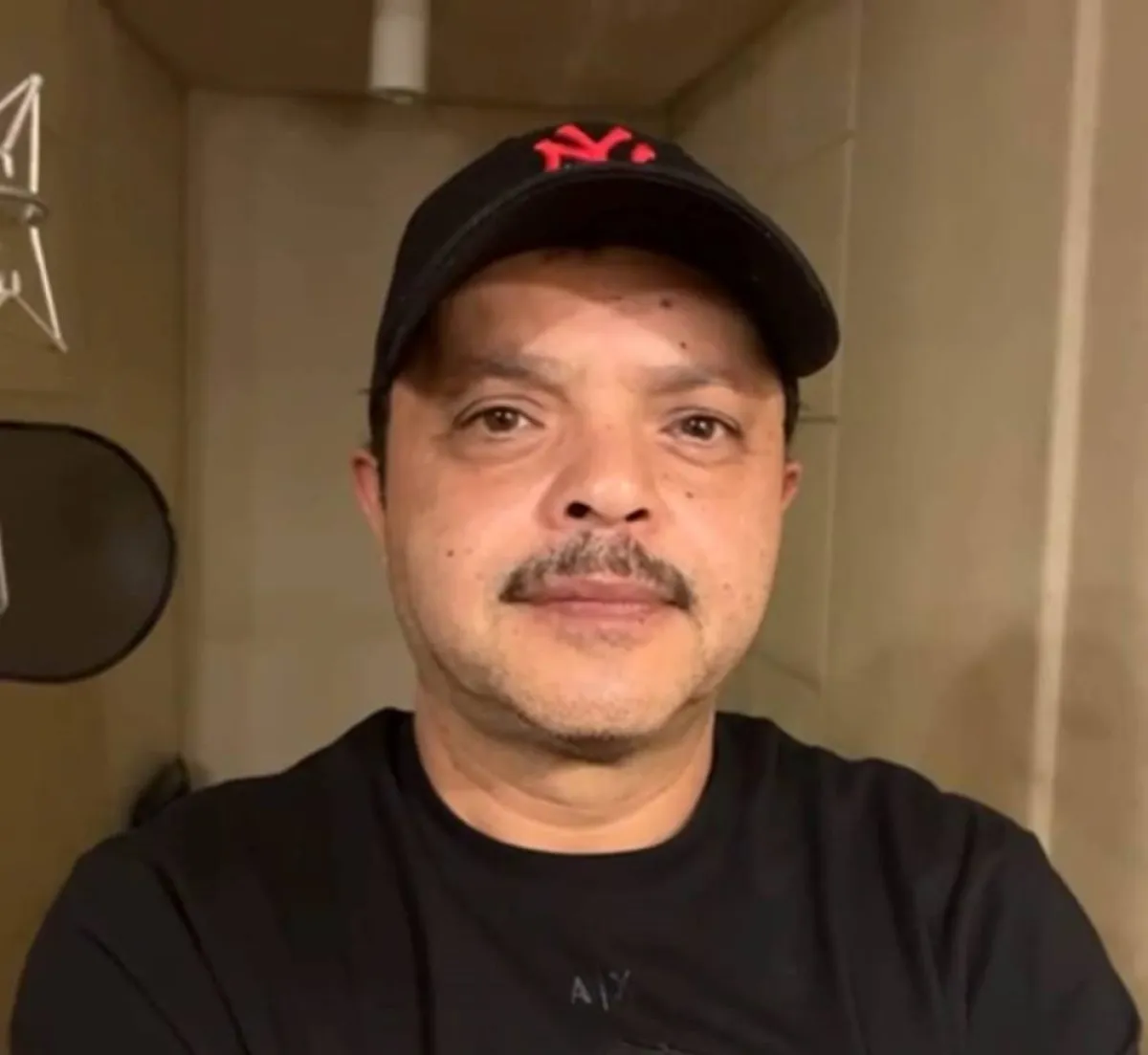 محمد هنيدي - الصورة من صفحته الرسمية على الفيس بوك