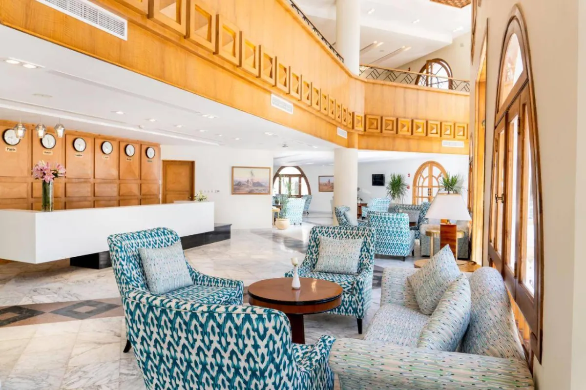 اللوبي في منتجع سفير دهب