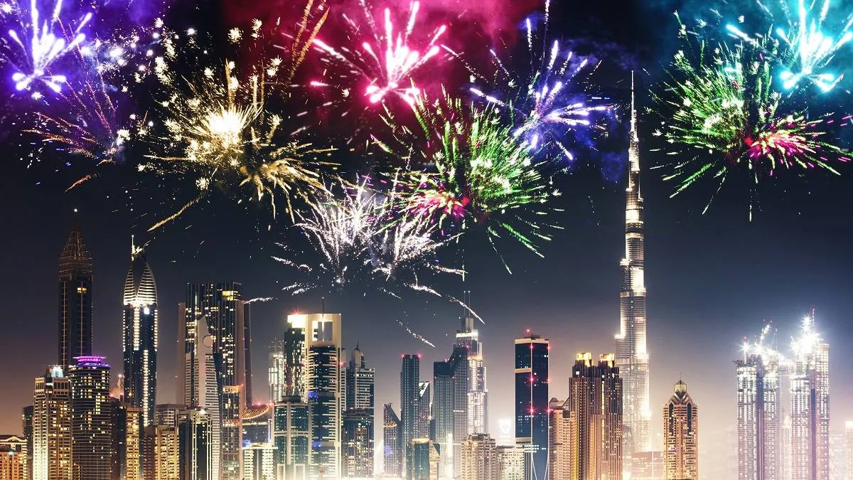 عروض الألعاب النارية في دبي