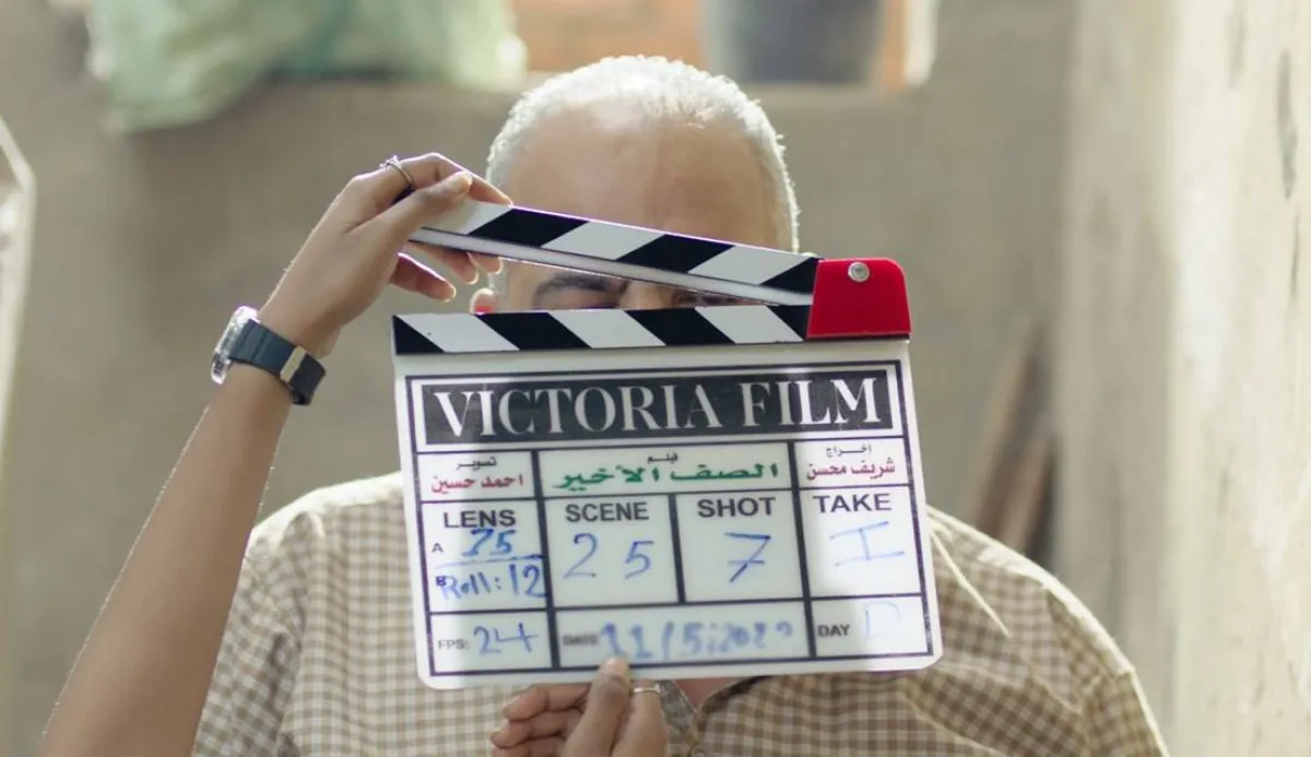 بيومي فؤاد في كواليس فيلم  "الصف الأخير" - الصورة من المركز الاعلامي للفيلم