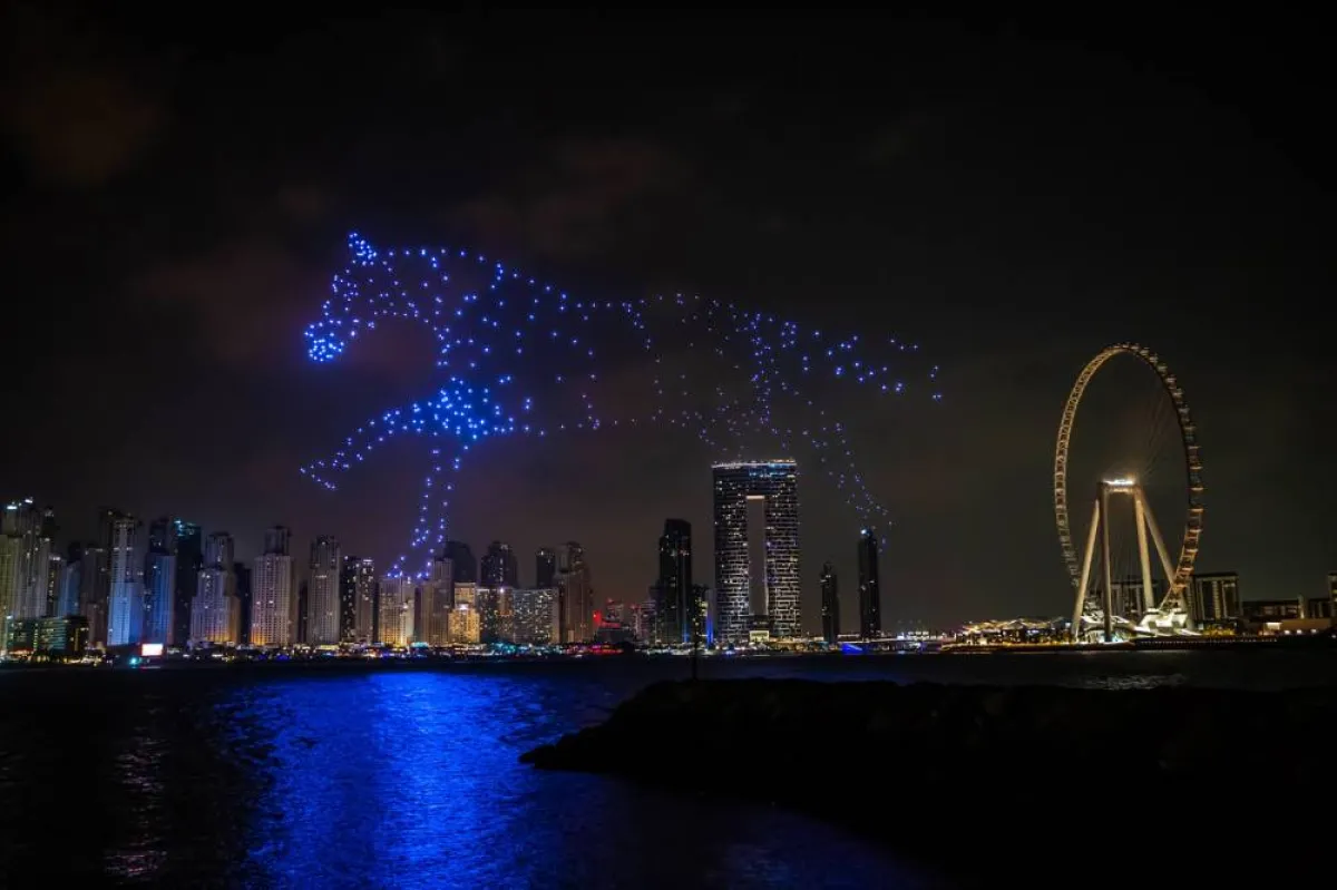 عروض الدرون الضوئية. الصورة من مكتب دبي الإعلامي