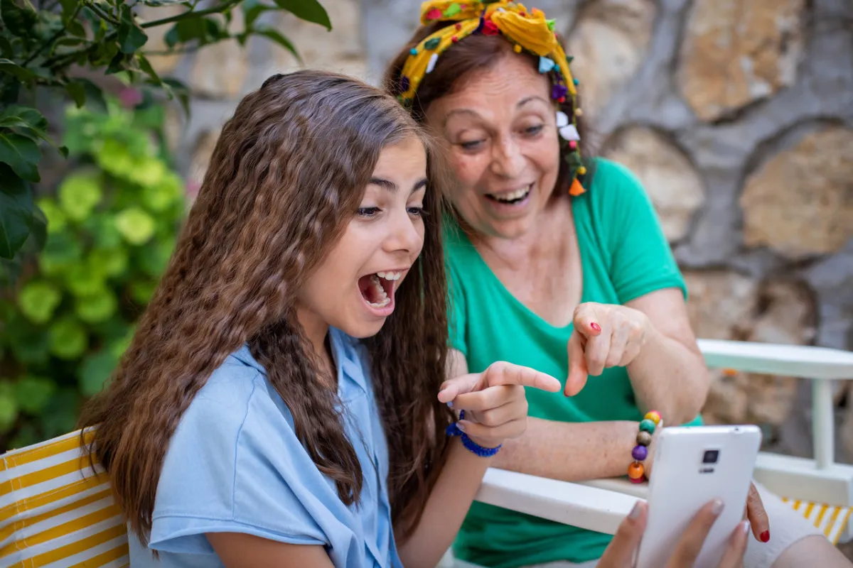 صورة لعائلة على زوم