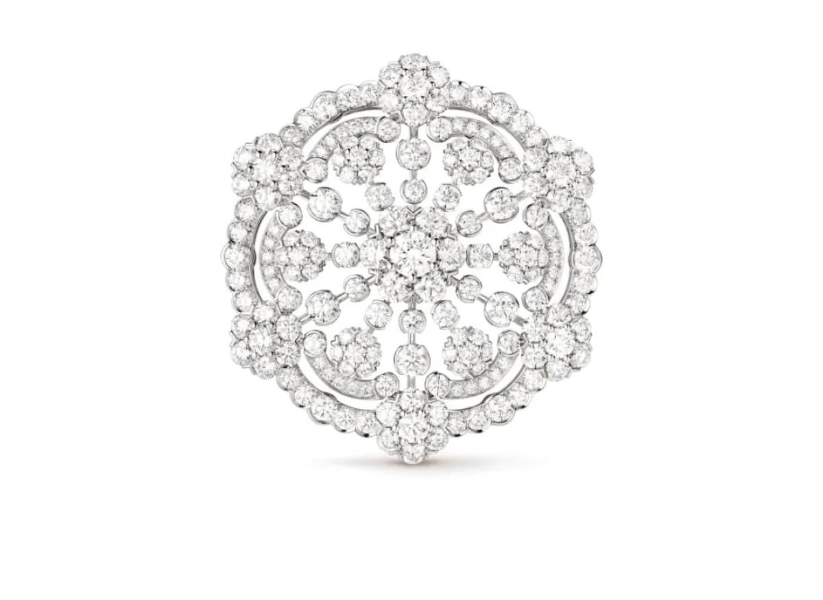 بروش Snowflake clip  pendant من فان كليف آند أربلز Van cleef&Arpels 