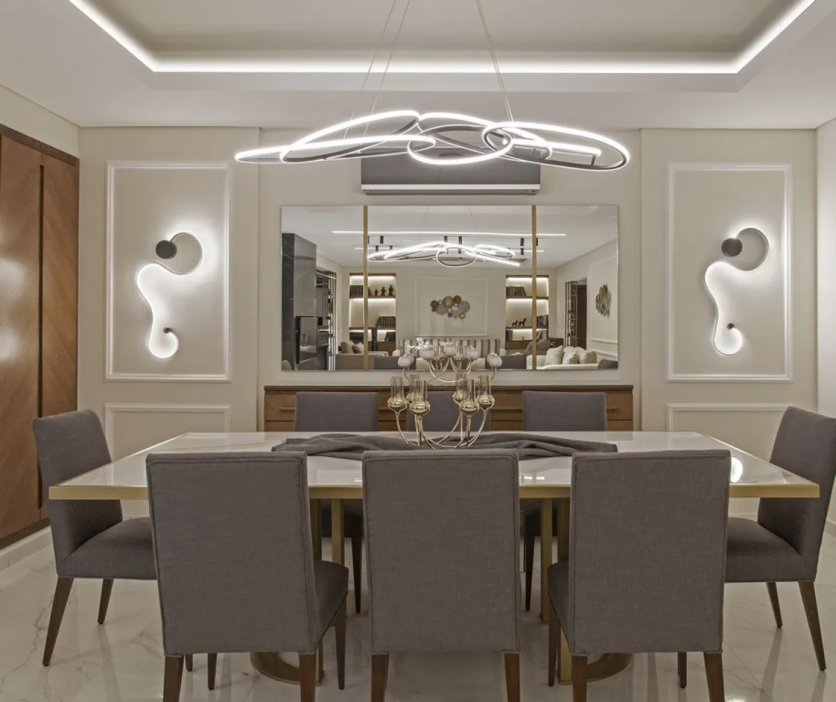 بعض محتويات غرفة الطعام تستلهم من طراز "الآرت ديكو" 