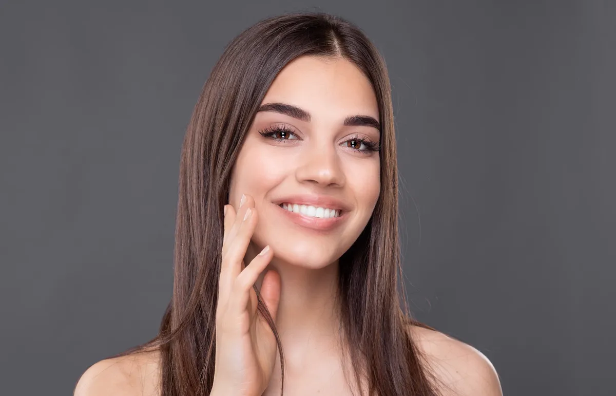 كيف أخفي السواد حول الفم بالمكياج؟