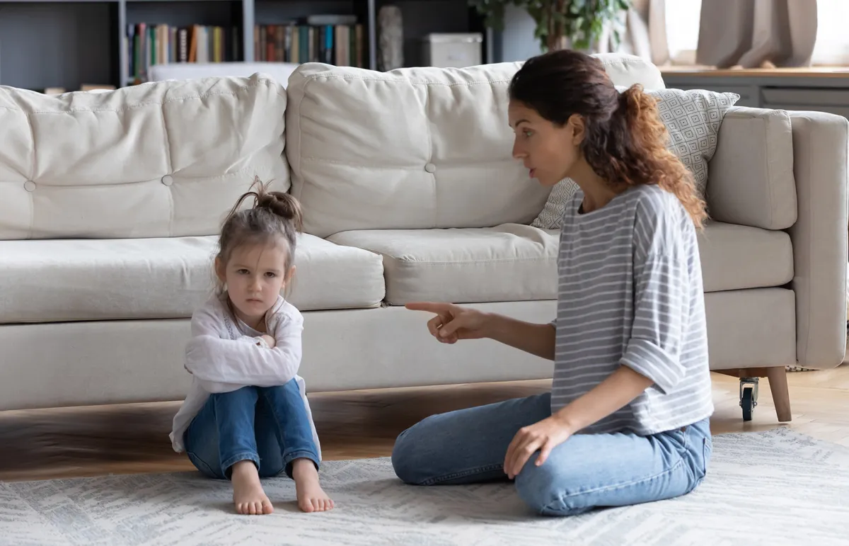 "9"خطوات لمواجهة عصبية الطفل بدون عصبية 