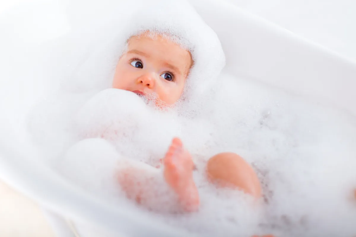 لماذا يمرض الأطفال بعد الاستحمام؟