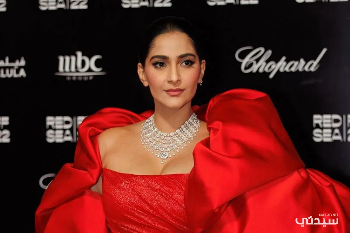 اطلالات النجمات في اليوم الثاني من مهرجان البحر الأحمر الدولي