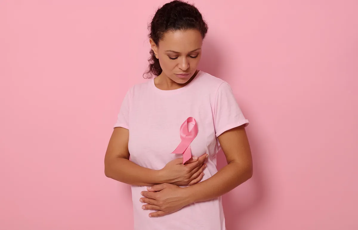 كيف تعرفين أنك مصابة بمرض سرطان الثدي؟.. علامات دالّة