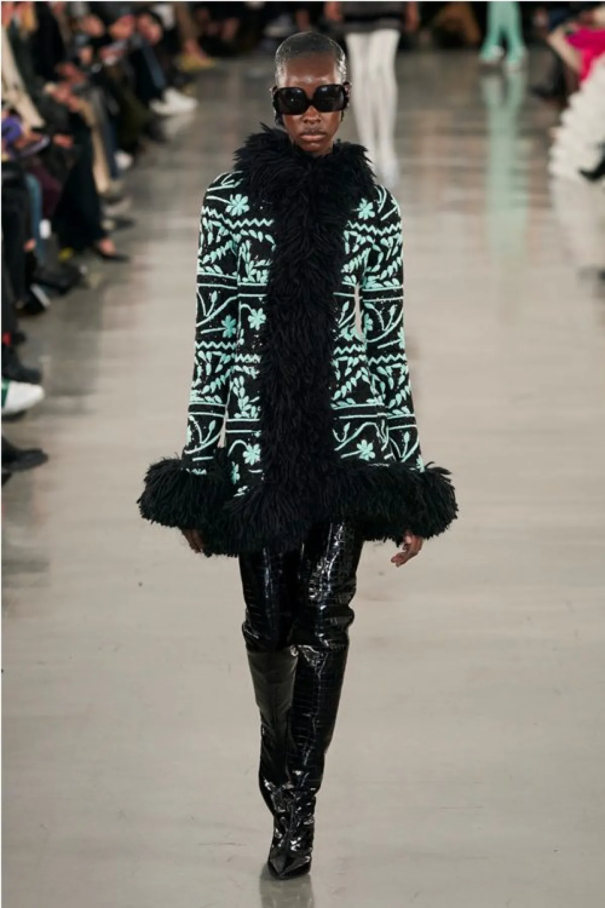 معطف من جيامباتيستا فالي Giambattista Valli