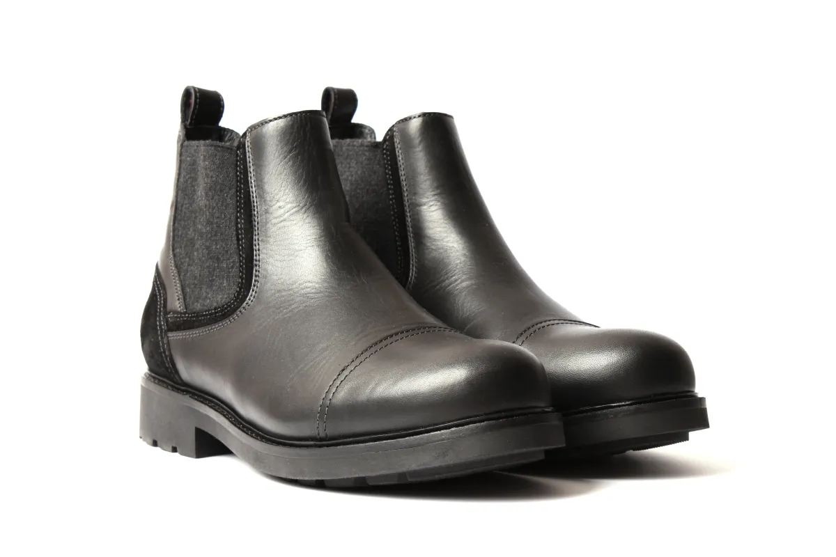 تنظيف الحذاء الجلدي