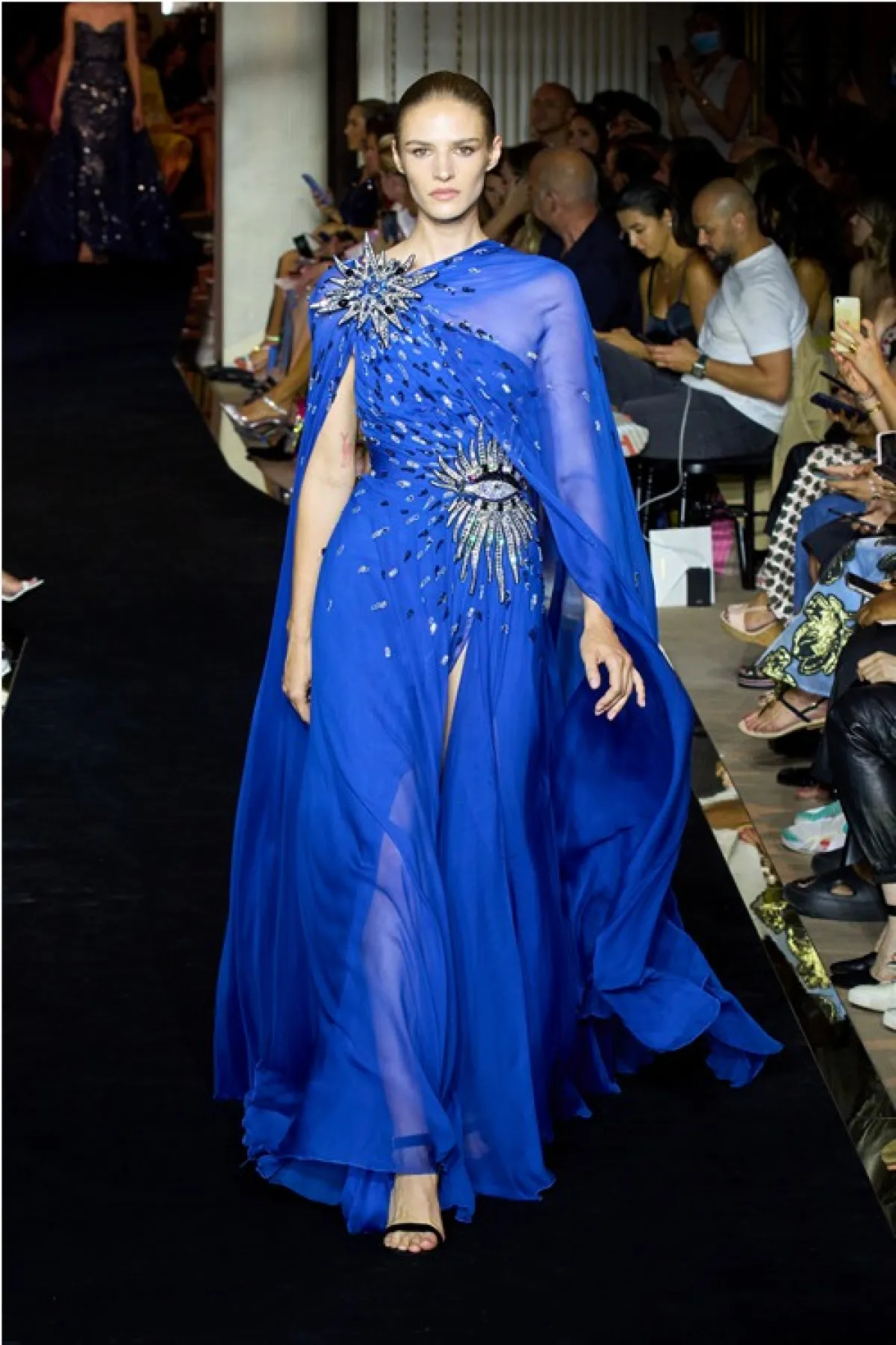 فستان زفاف باللون الأزرق من زهير مراد «Zuhair Murad»