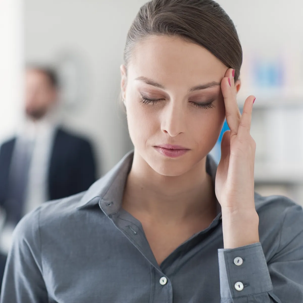 صورة لحامل تشعر بالصداع