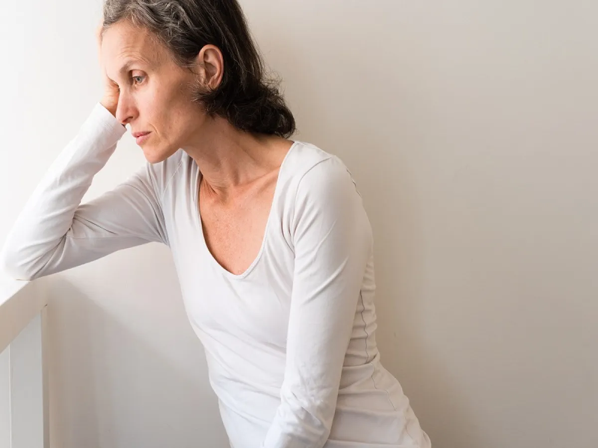 انخفاض هرمون الاستروجين يمكن أن يؤدي إلى مشاكل الصحة العقلية أو تفاقمها في سن اليأس (المصدر: Adobe.stock)