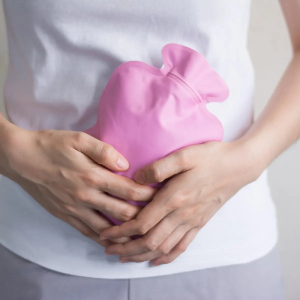 صورة لحامل وألم بالبطن