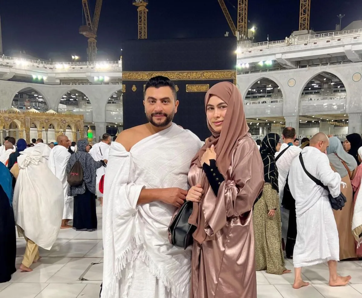 هاجر أحمد وزوجها من داخل الحرم المكي - الصورة من حسابها على إنستغرام