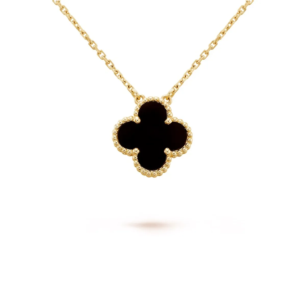 قلادة Vintage Alhambra من فان كليف آند أربلز Van Cleef & Arpels