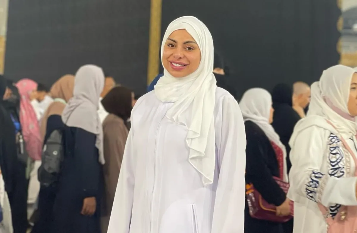 هند البلوشي  تؤدي مناسك العمرة - صورة من صفحتها على انستغرام