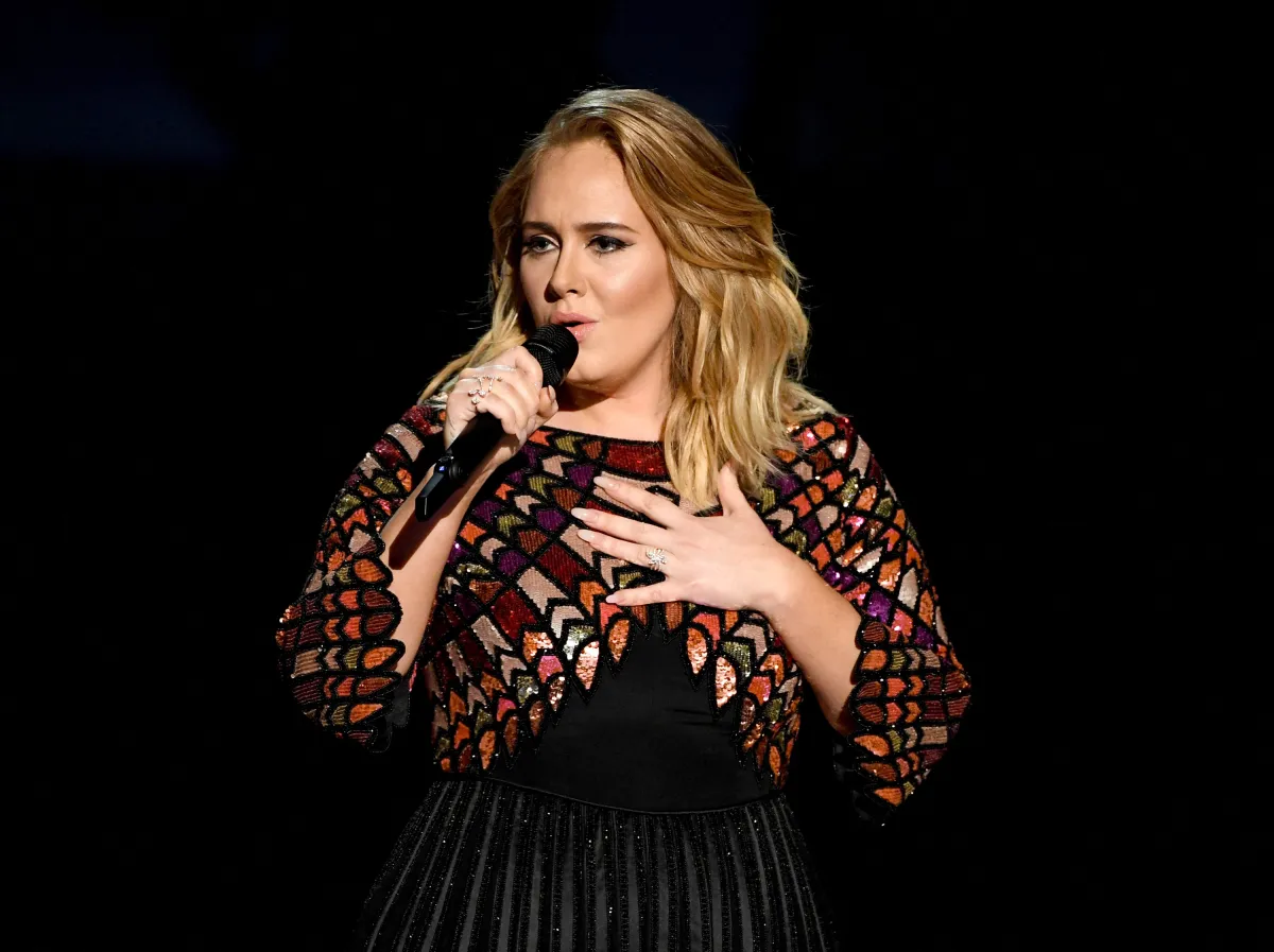 LOS ANGELES, CA - FEBRUARY 12: Recording artist Adele performs onstage during The 59th GRAMMY Awards at STAPLES Center on February 12, 2017 in Los Angeles, California. Kevin Winter/Getty Images for NARAS/AFP KEVIN WINTER / GETTY IMAGES NORTH AMERICA / Getty Images via AFP
