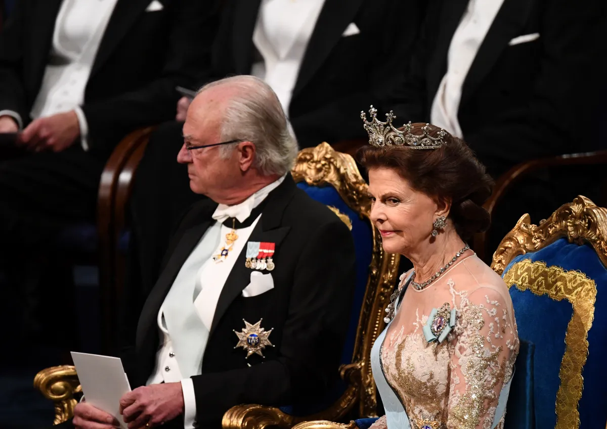 King Carl XVI Gustaf of Sweden (L) and Queen Silvia of Sweden arrive for the Nobel awards ceremony at the Concert Hall in Stockholm, Sweden on December 10, 2019. Jonathan NACKSTRAND / AFP