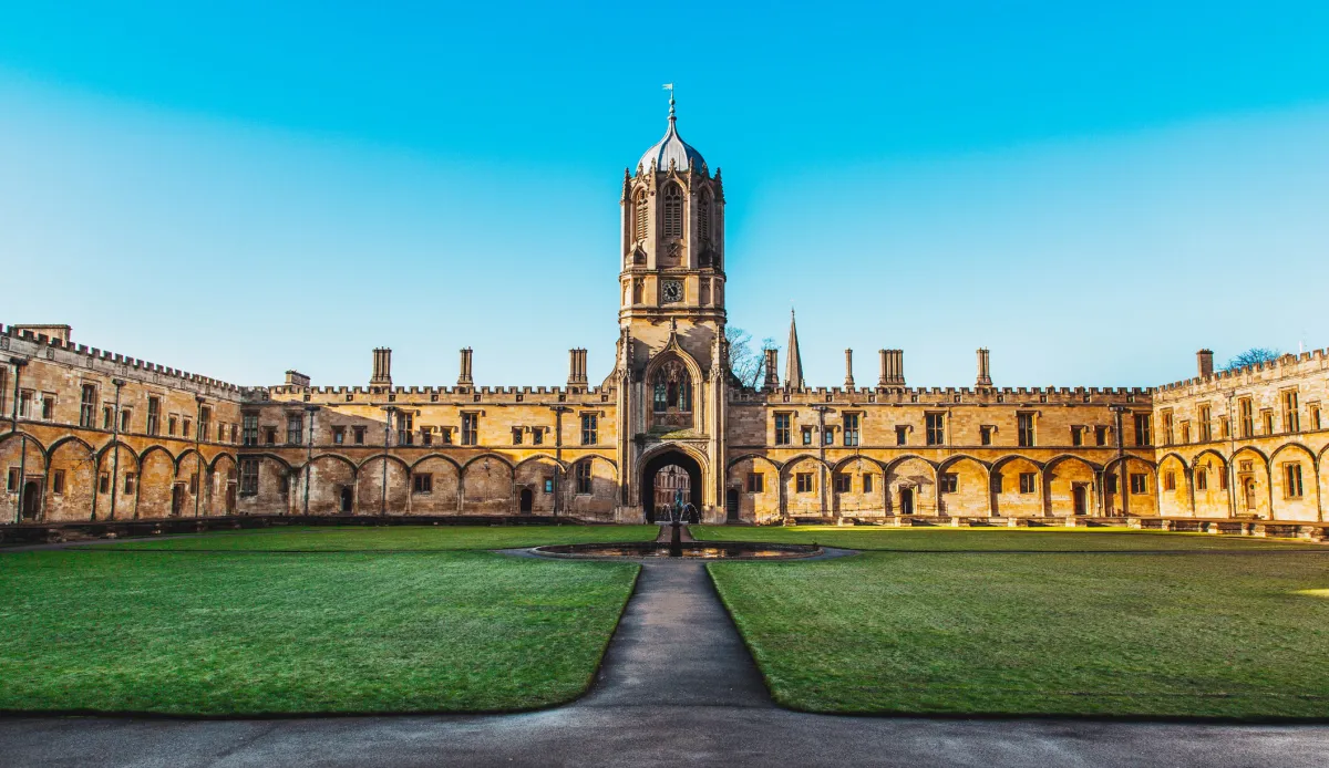 كلية كنيسة المسيح من أبرز كليات جامعة أكسفورد