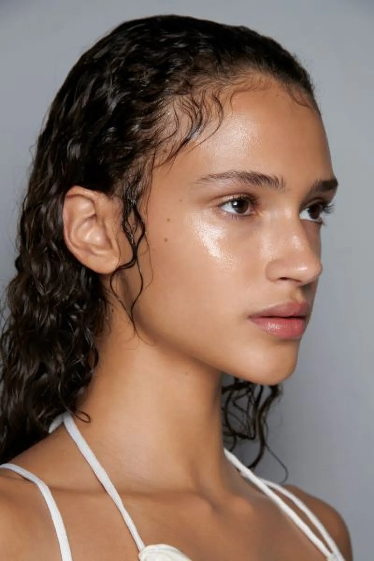 رسمة الحواجب الطبيعية 