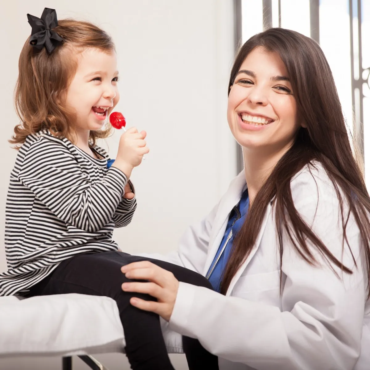 صورة لأم وطفلتها