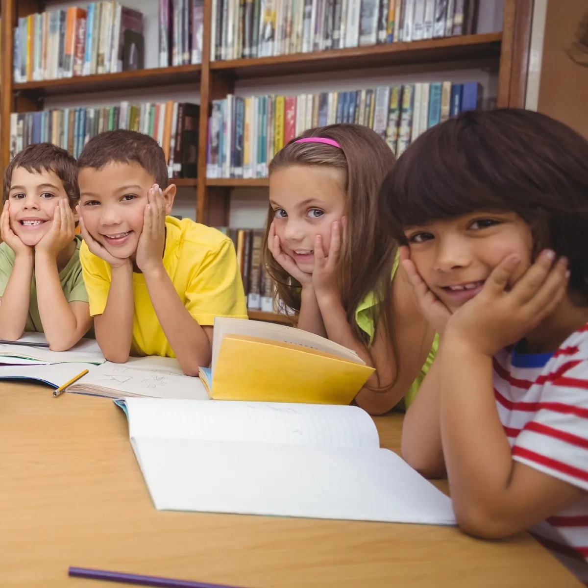 صورة لعدد من الأطفال