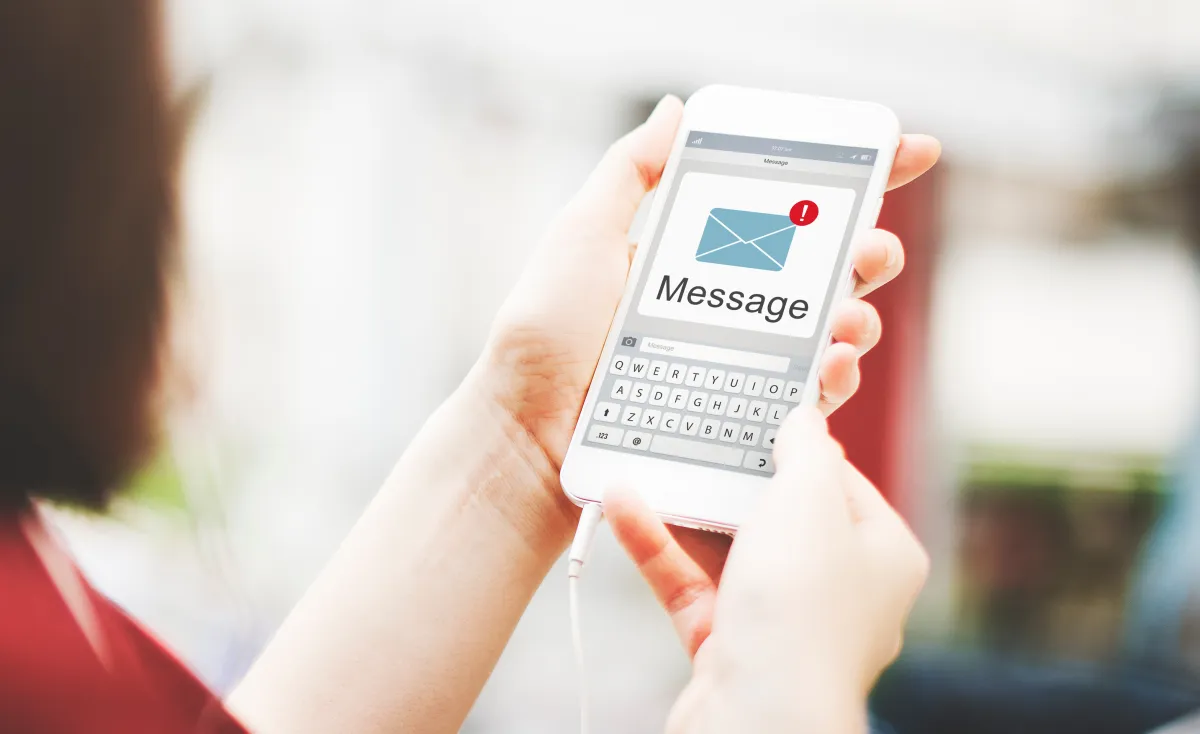 مضمون الرسائل النصية مهذب وشبه رسمي