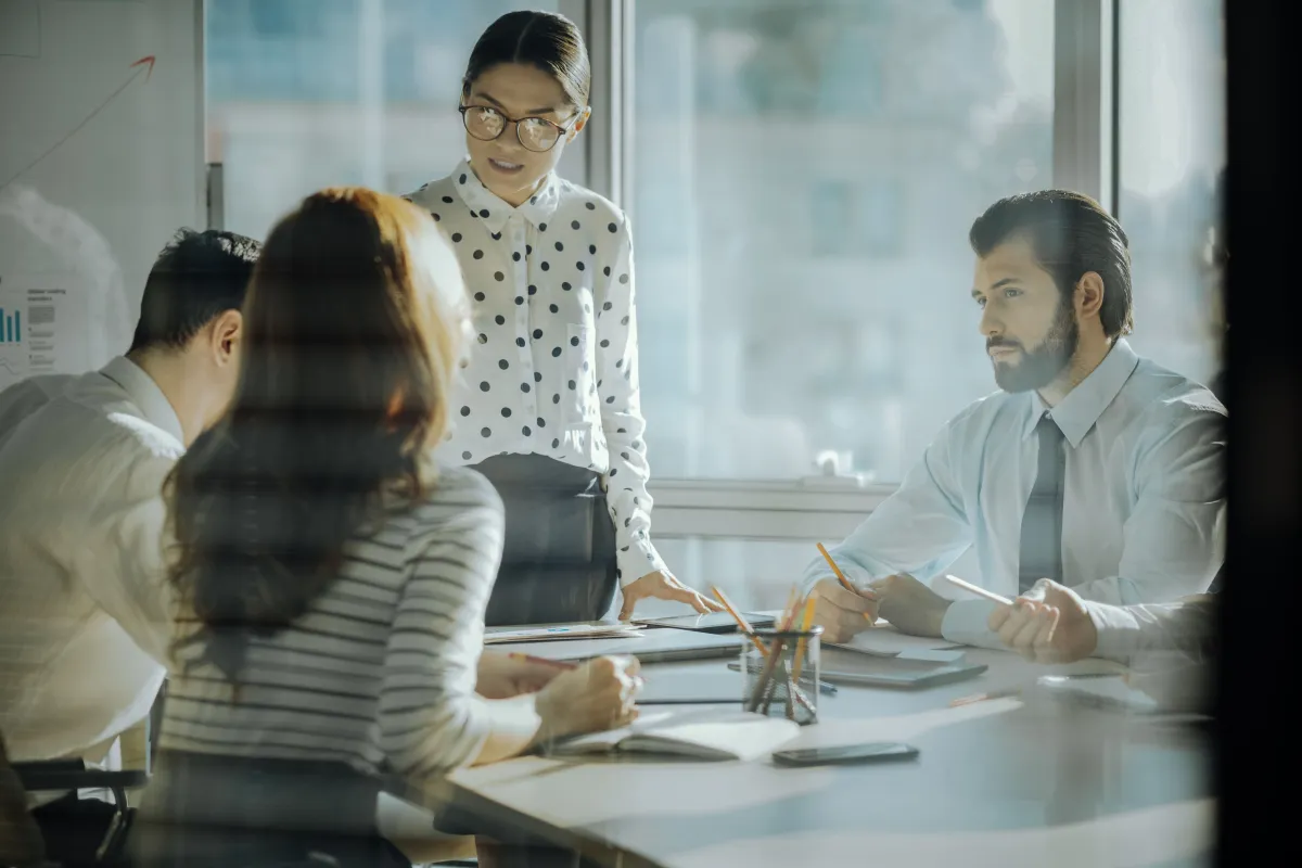 احترام وجهات نظر زملاء العمل أساس لحسن التواصل