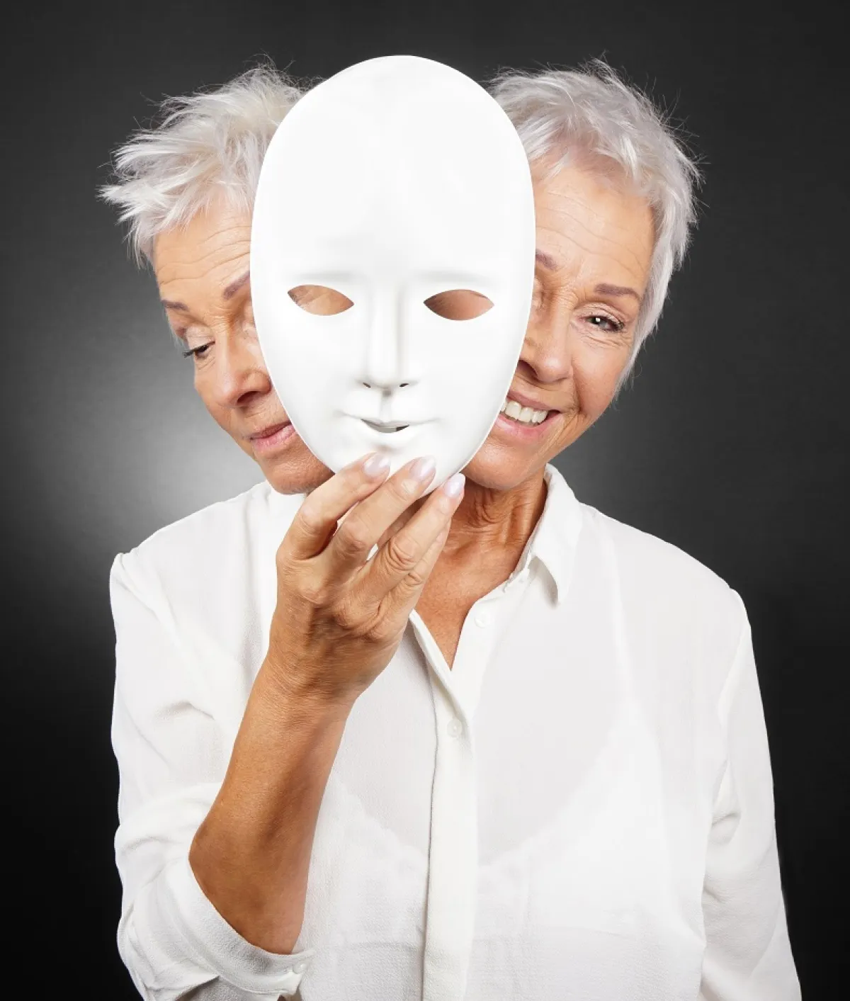 ازدواج الشخصية شكل حاد من أشكال التفكك ينتج عنها فقدان الاتصال بين أفكار الشخص أو ذكرياته (المصدر: Adobe. Stock)