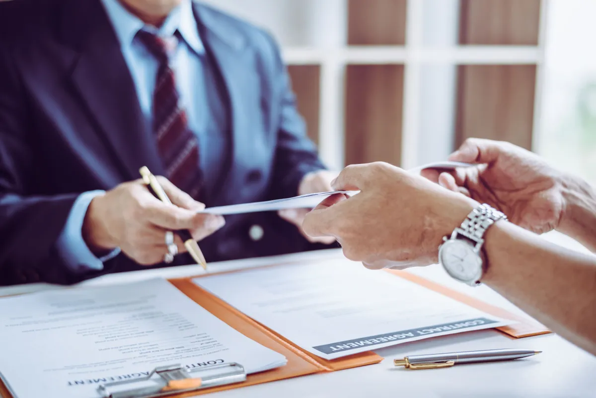 قواعد السلوك الوظيفي تساعد على اتخاذ قرارات أخلاقية ل