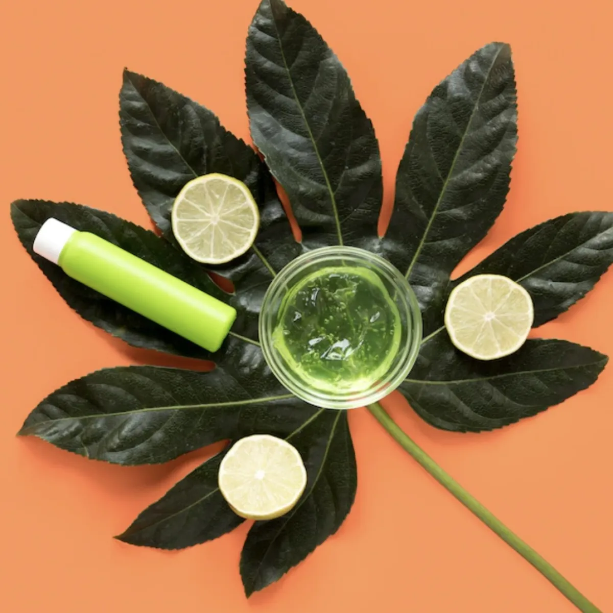 ماسك الكركم وعصير الليمون والخيار