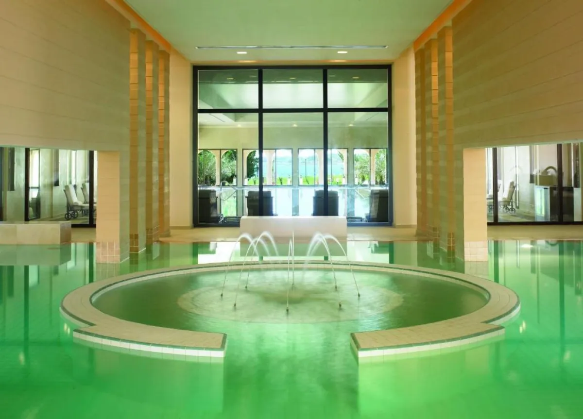 مسبح داخلي في بارك حياة جدة - مارينا