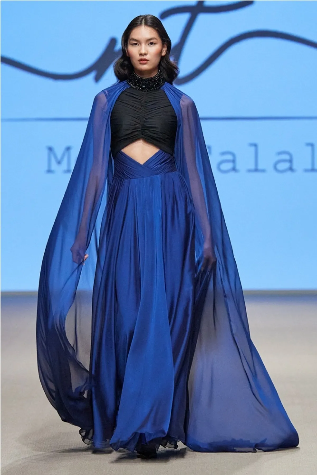 موديلات فساتين خطوبة بياقة عالية من مينا طلال Mena Talal