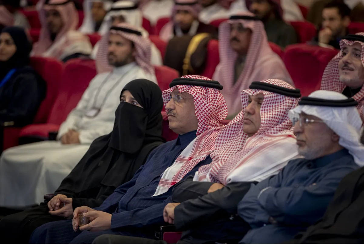 بحضور وزير التعليم نائب رئيس اللجنة الوطنية لليونيسكو يوسف البنيان والأمين العام لمؤسسة موهبة الدكتورة آمال الهزاع ومؤسس الجائزة عبدالله بن عبداللطيف الفوزان