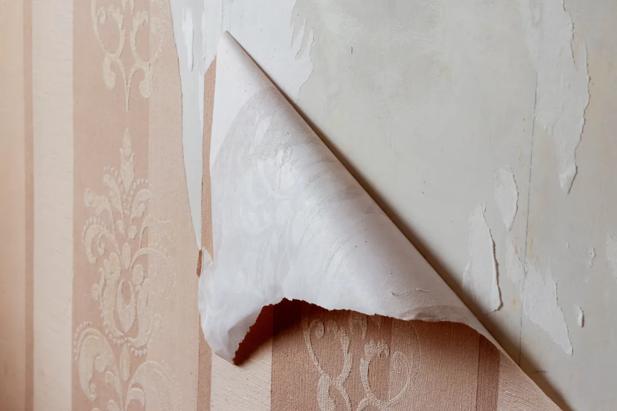 كيفية نزع ورق الجدران القديم؟