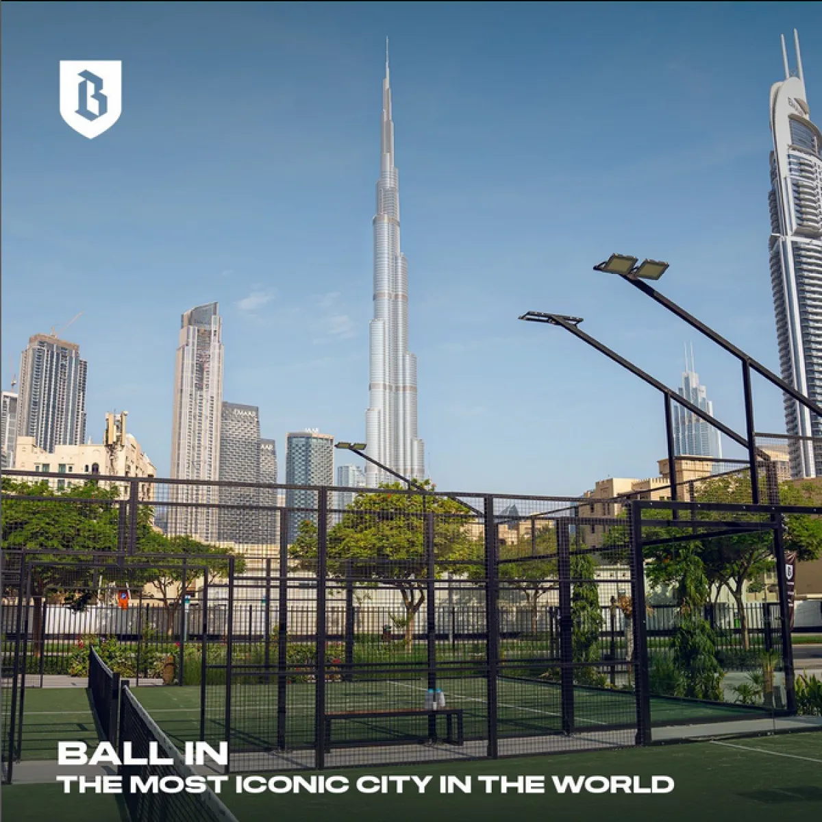 من الممكن حجز ملعب البادل في Ballers داون تاون دبي ل60 أو 90 دقيقة