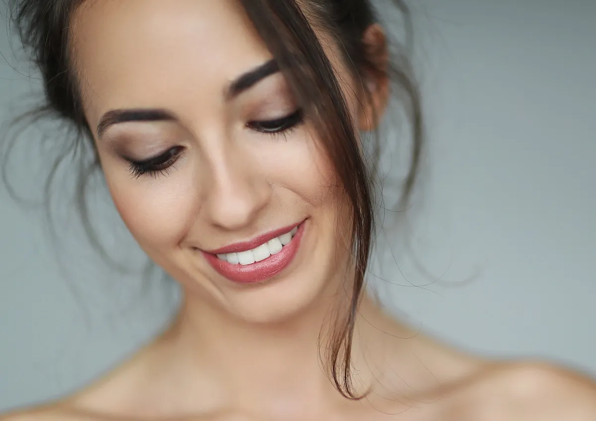 آلانتوين لبشرة شابة