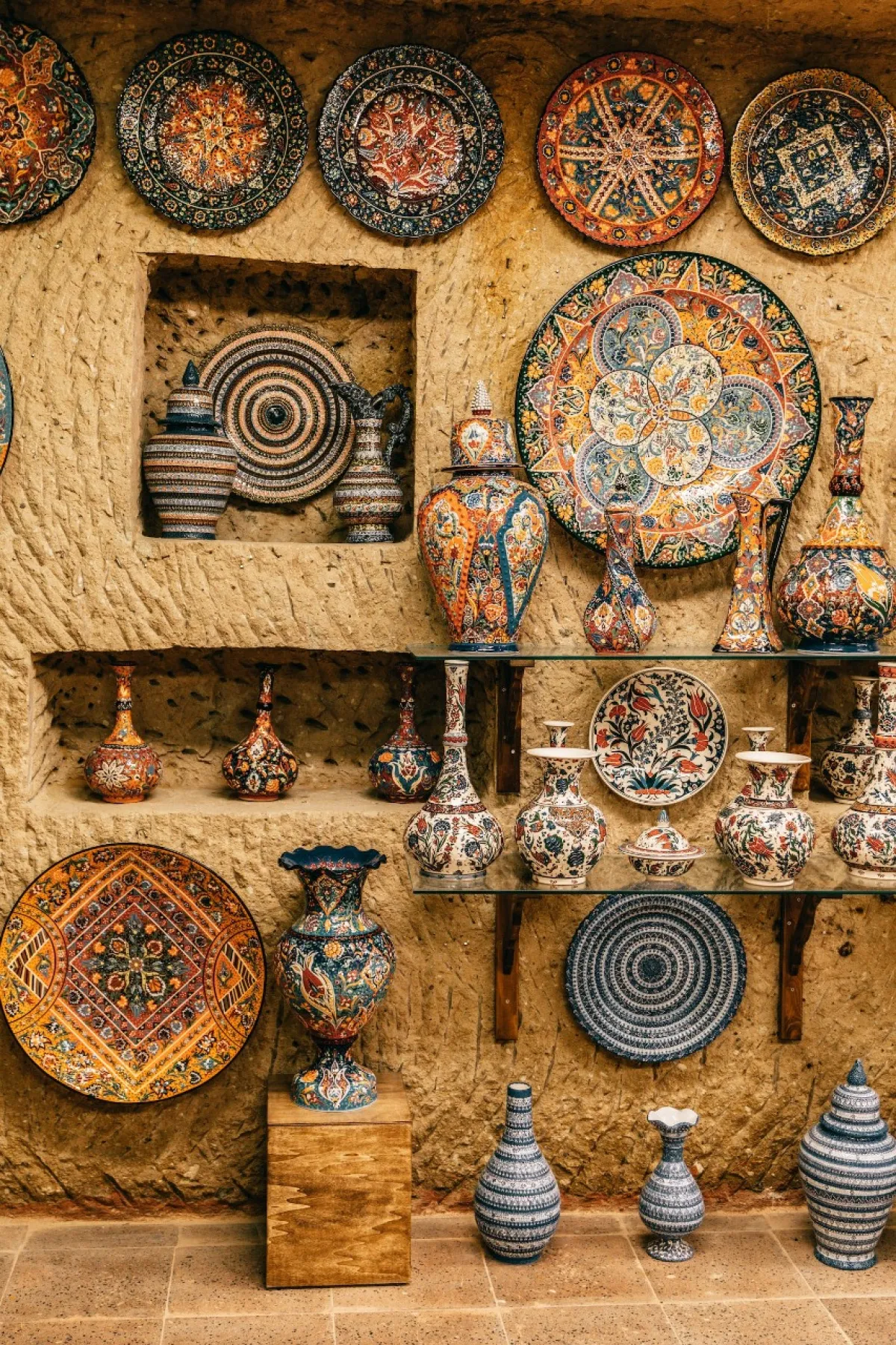 بيع مزهرية نادرة بسعر خيالي في مزاد لمعاناة صانعها