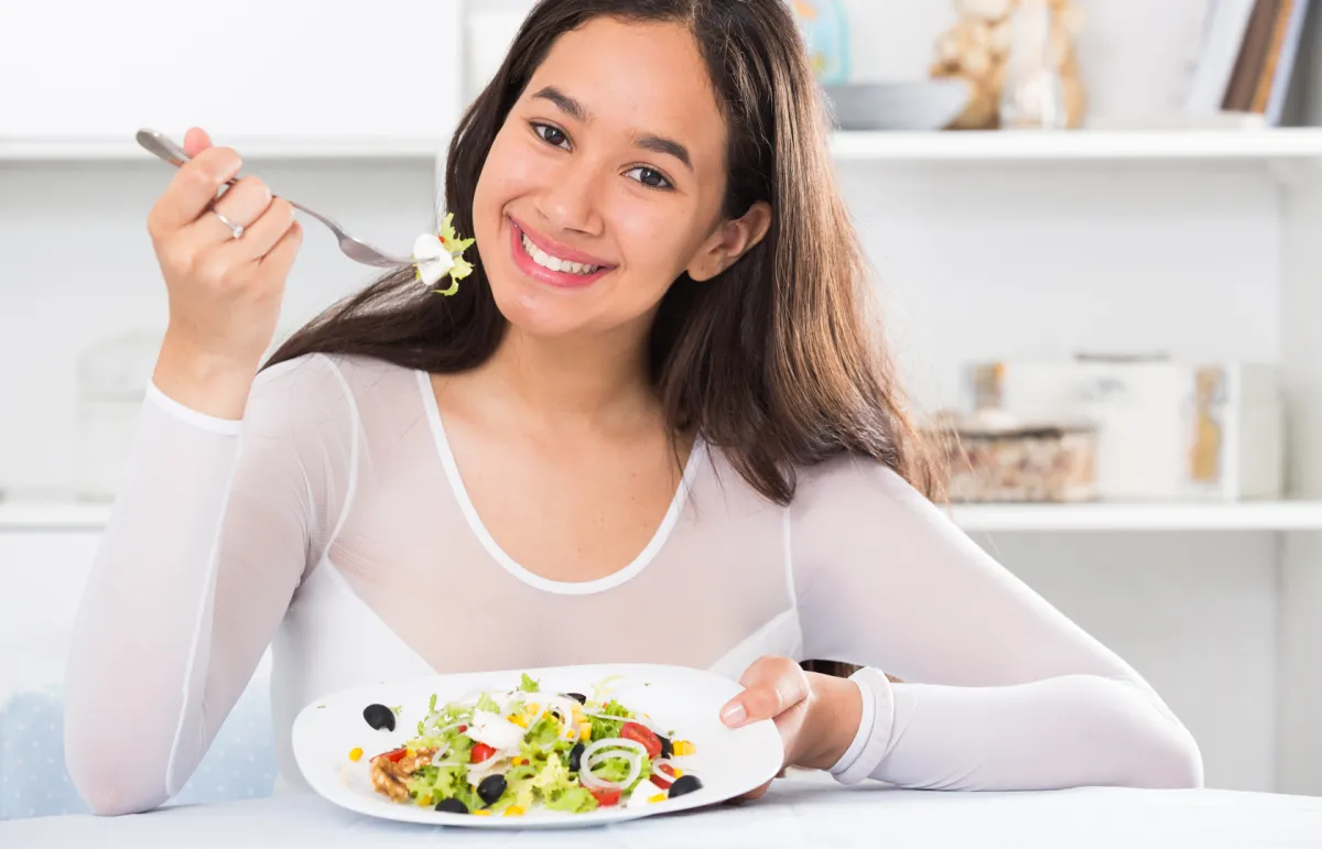 ما علاقة التغذية بالدورة الشهرية وانتظامها؟