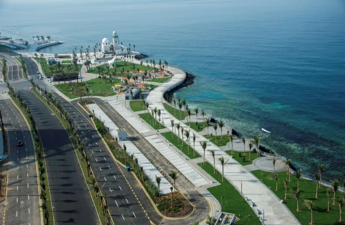 أمانة جدة تهيئ الشواطئ والمرافق استعدادًا لإجازة نهاية الأسبوع المطولة