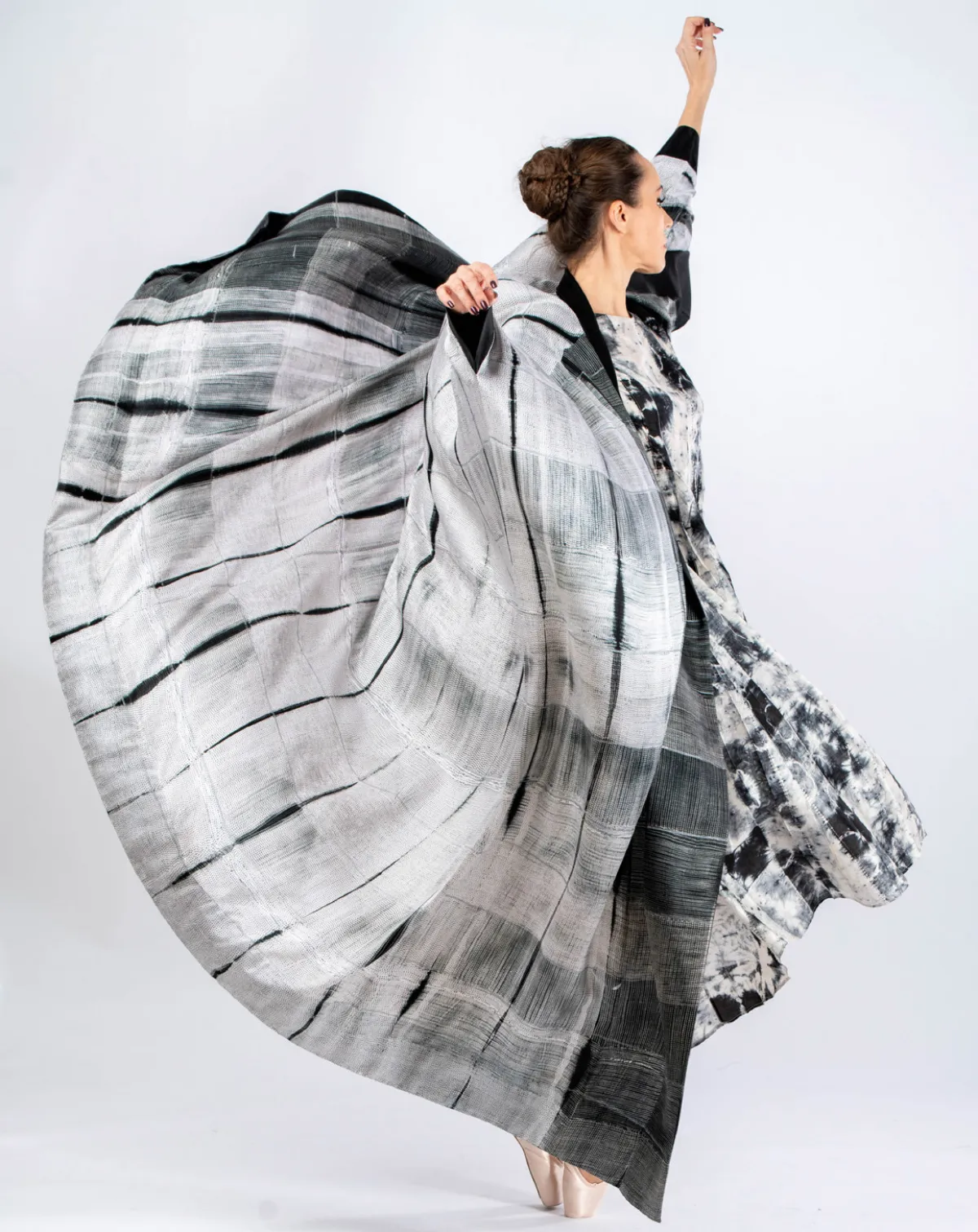 أزياء من تصميم المصممة مشاعل النعيمي