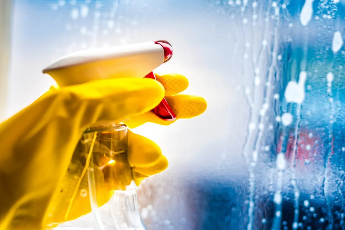 كيفية تنظيف نافذة المطبخ؟