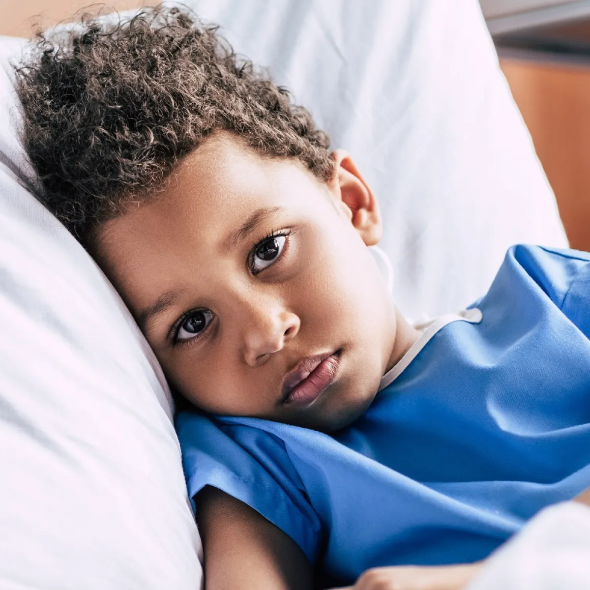 صورة لطفل مريض باضطراب التعلق