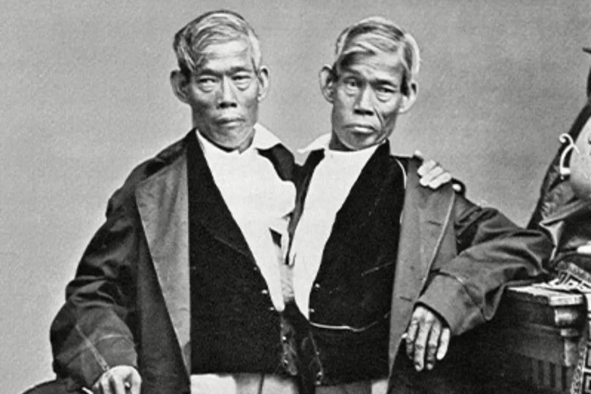 الأخوان التوأم تشانغ وإنغ 