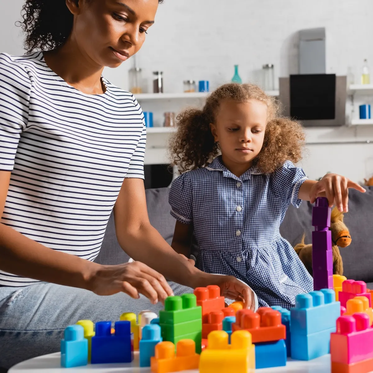 صورة لأم وطفلتها 