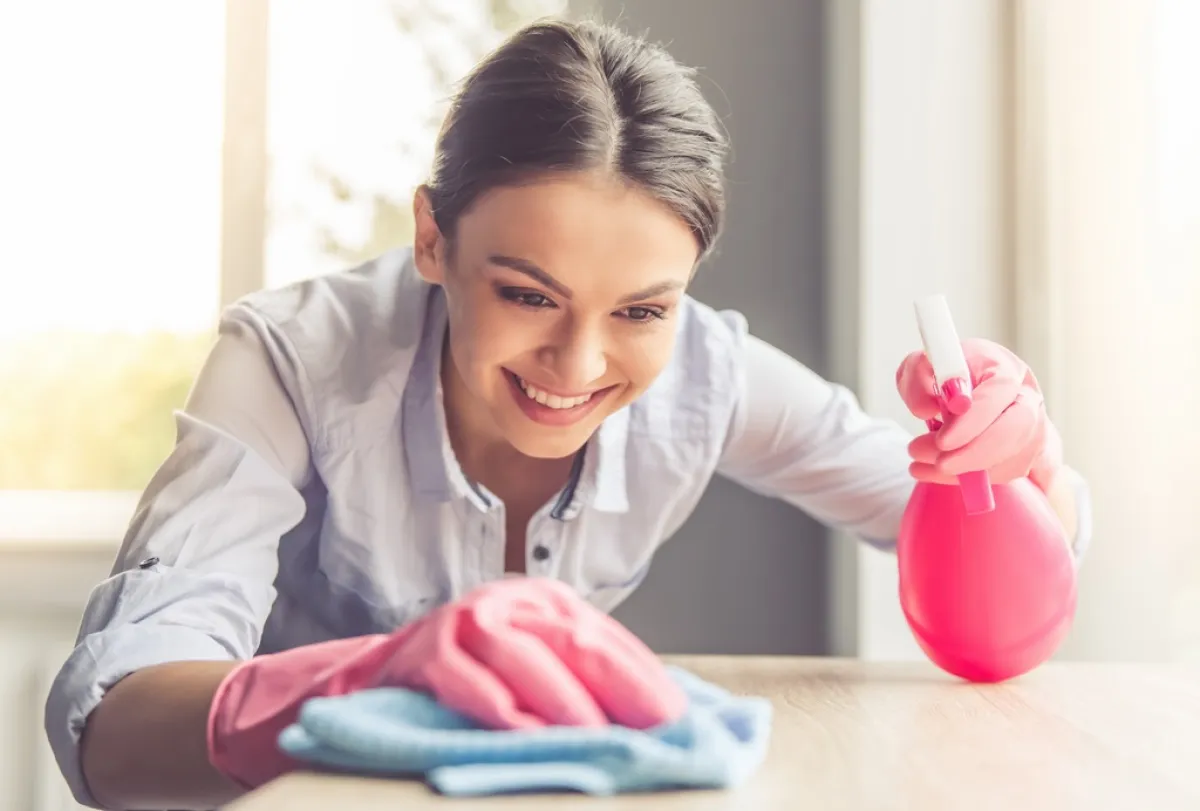 أسطح المنزل المختلفة تعطر بماء الزهر