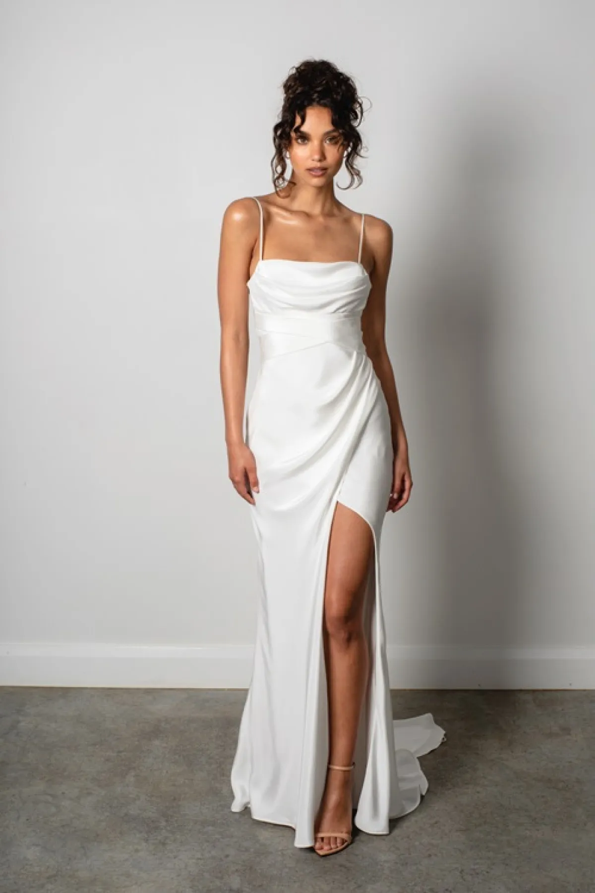 فستان زفاف لف من غريس لوف ليس Grace Loves Lace